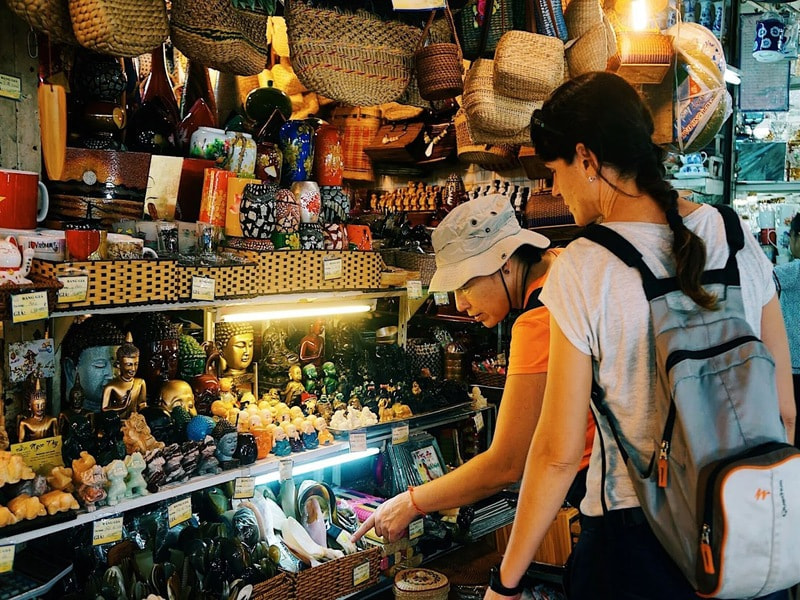 Khám phá không gian mua sắm đa dạng - Địa điểm đi chơi Trung thu ở Sài Gòn