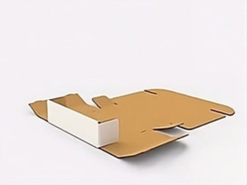 Bước 1: Gấp dựng 4 cạnh thân hộp