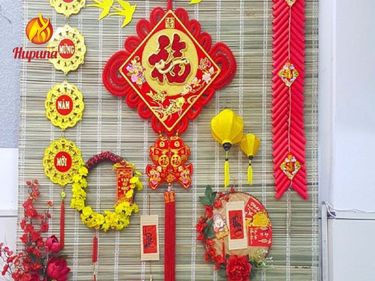 trang trí Tết cổ truyền, trang trí Tết 2023, đồ trang trí Tết, các kiểu trang trí Tết, trang trí bảng Tết, trang trí nhà ngày Tết, trang trí Tết mầm non, decal trang trí Tết, mành tre trang trí Tết, mẫu trang trí Tết, trang trí bàn thờ ngày Tết