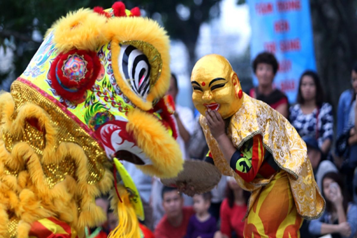 Hành trình ngược dòng: So sánh Tết Trung thu truyền thống và hiện đại