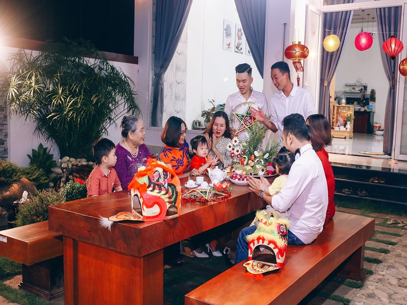 Top 5 hoạt động không thể thiếu trong đêm phá cỗ Trung thu 14 Phá cỗ đêm rằm bên gia đình