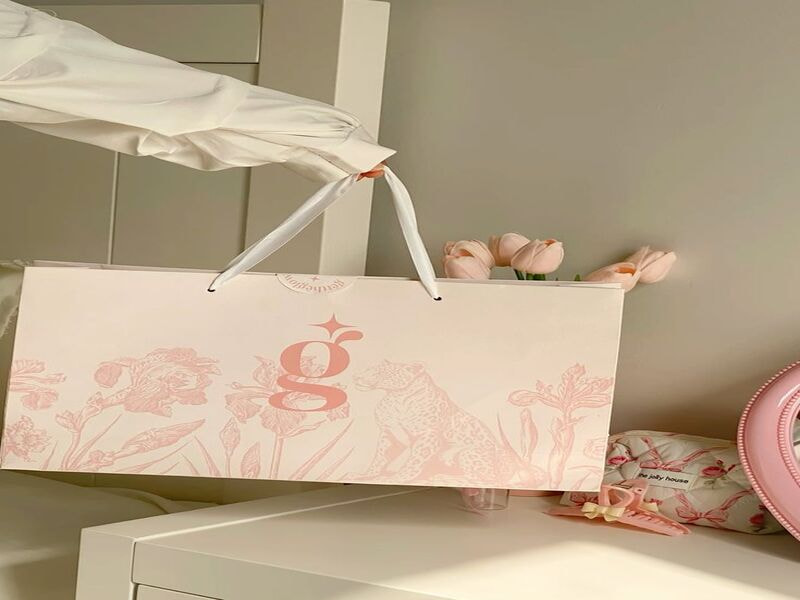 Túi giấy đựng hàng thời trang